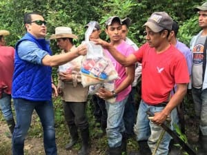 En la actualidad Tony Hernández encabeza la entrega de las "bolsas solidarias" y otras ayudas sociales del programa "Vida Mejor" en el departamento de Lempira.