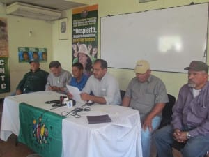 Los campesinos afectados se reunieron en la Vía Campesina para hacer su reclamo