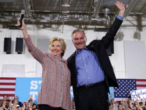 Hillary Clinton junto a su compañero de formula Tim Kaine por el Partido Demócrata de los Estados Unidos 