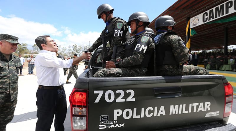 Xiomara Castro apuesta por conservar la Policía Militar