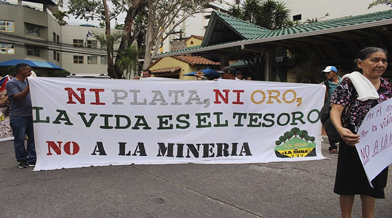 Honduras se declara territorio libre de minería