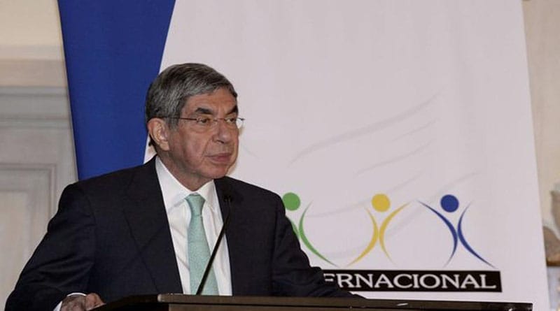 Óscar Arias