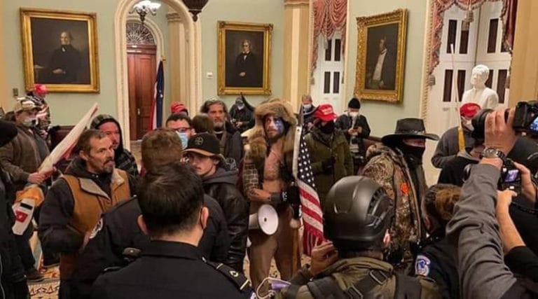 Manifestantes pro-Trump se toman el Capitolio