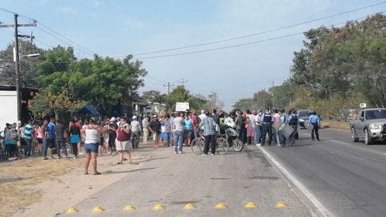 Pobladores de Baracoa protestan