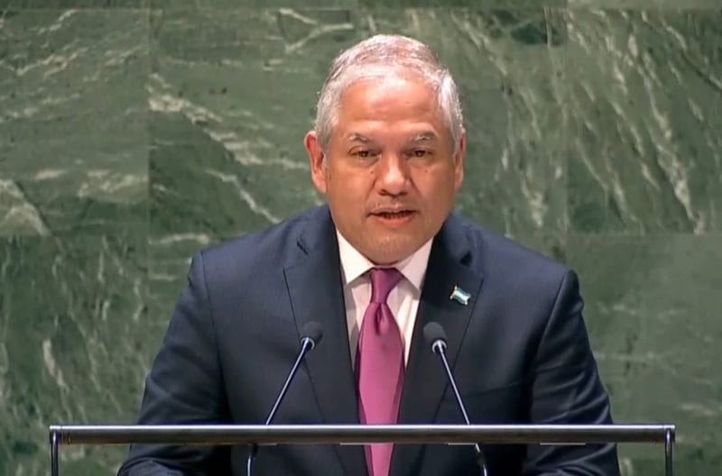 Canciller de Honduras reprocha exclusión de presidentes