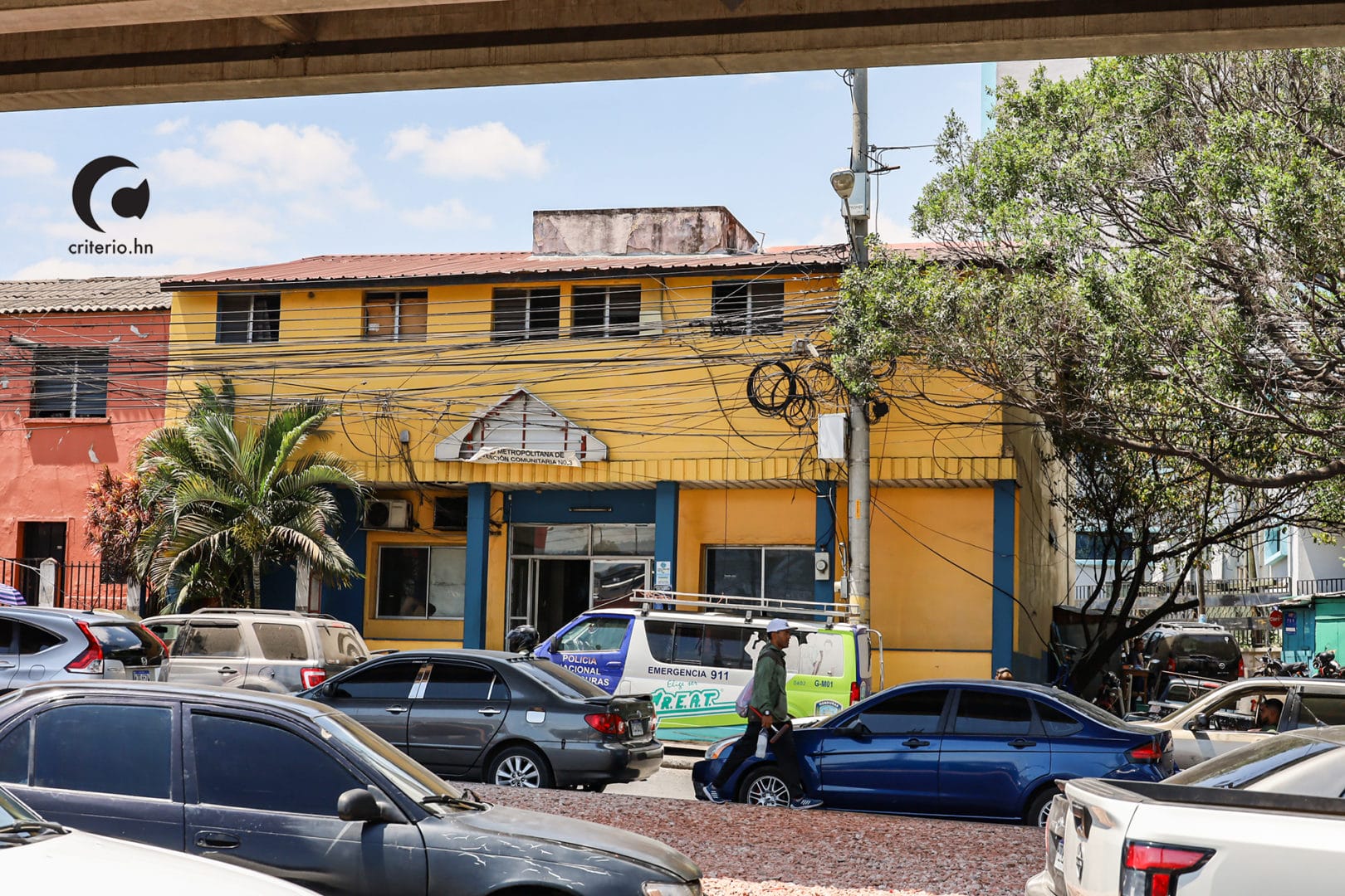 Fachada estación policial en tegucigalpa, donde descansan los policias